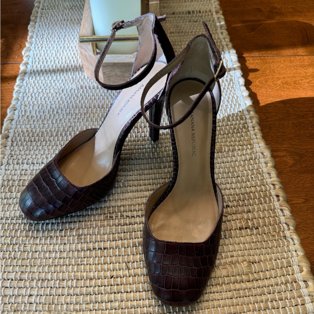 Banana Republic Dark Brown Heels